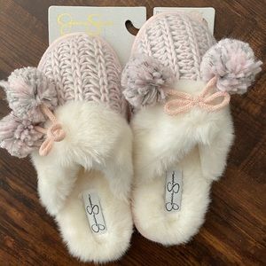Jessica Simpson slippers. Size M (7-8)